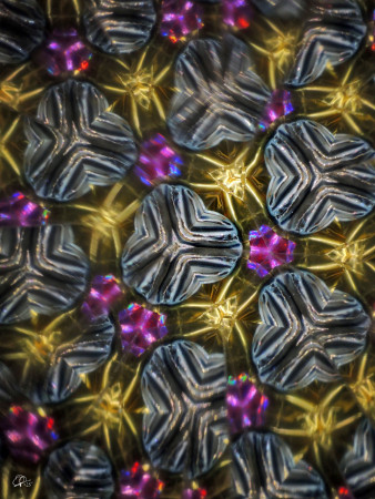 "Golden spiders guard the gems..." / "Zlatí pavouci hlídají drahokamy..."