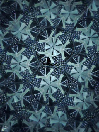 "Drones everywhere you look..." / "Drony jsou všude, kam se podíváš..."